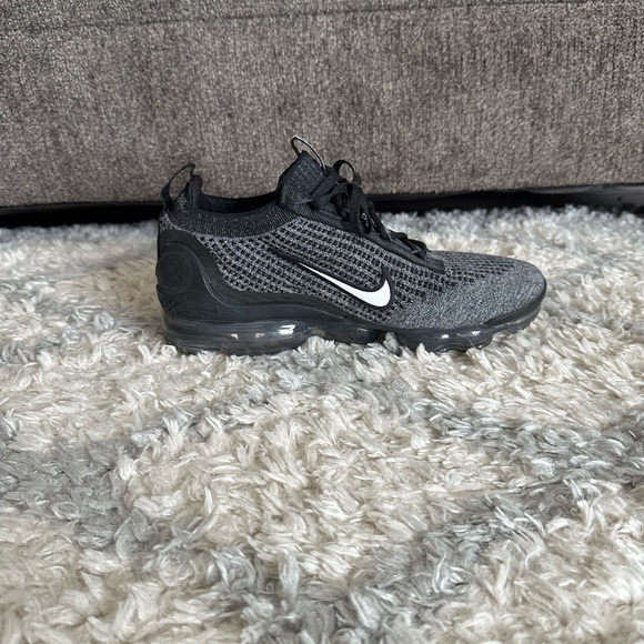 Nike Air VaporMax 2021 FlyKnit - Picture 1 of 4